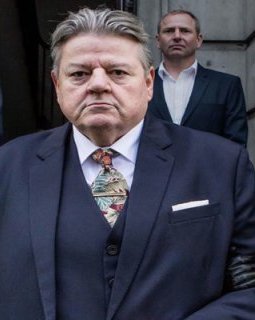 Monstre Sacré - Saison 1