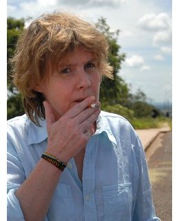 Cinq raisons pour lesquelles on a jusqu'ici adoré Fred Vargas... 