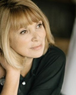 Mireille Darc, grande dame du polar, s'est éteinte. 